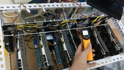 DIY组装 7卡 P106(GTX1060 6G) 矿机